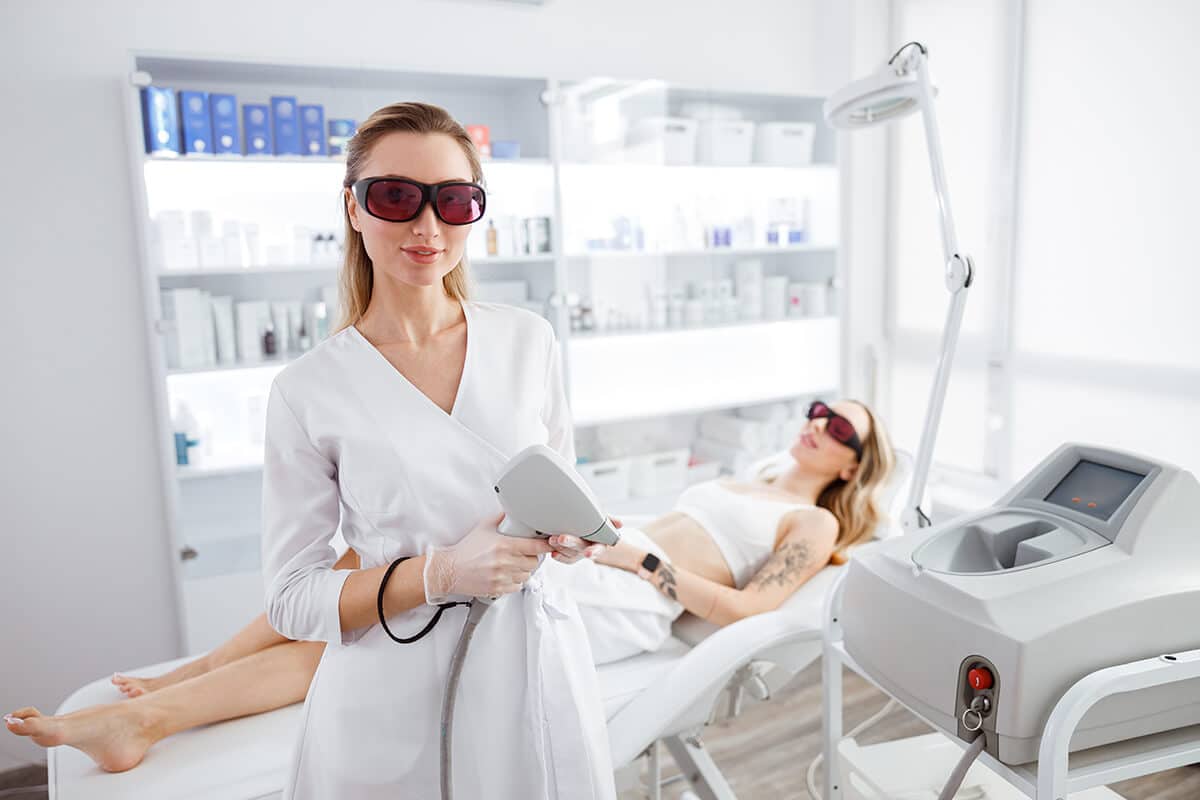Cosmetic-Laser-Technician-Offers-Reliable-Solutions-for-Skin-Issues